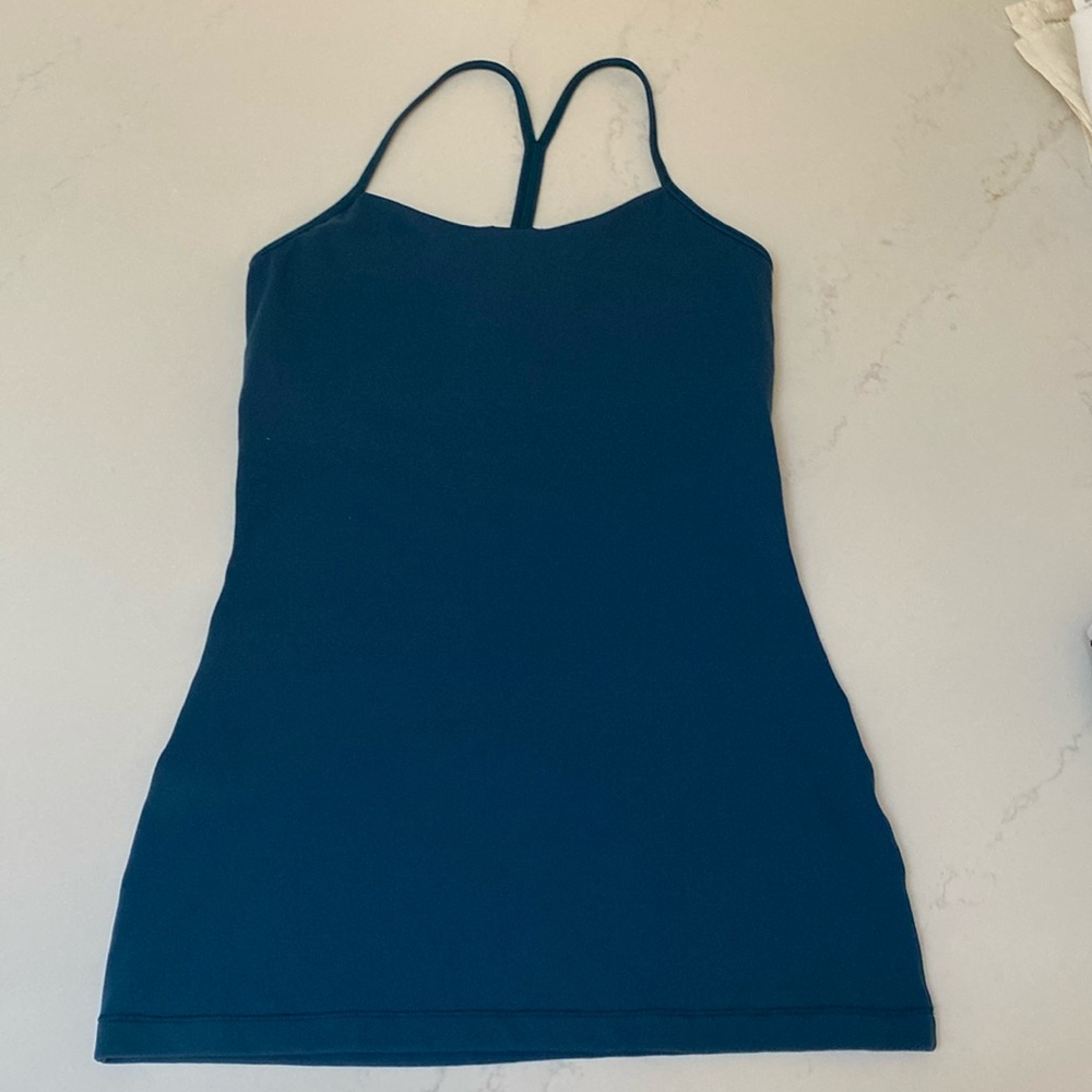 Lululemon lulu power pose tank size 4 worn once! Teal.